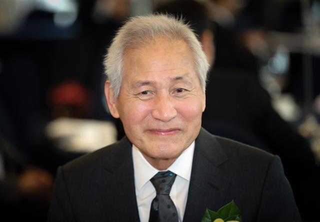 '국민 배우' 안성기 별세... 향년 74세