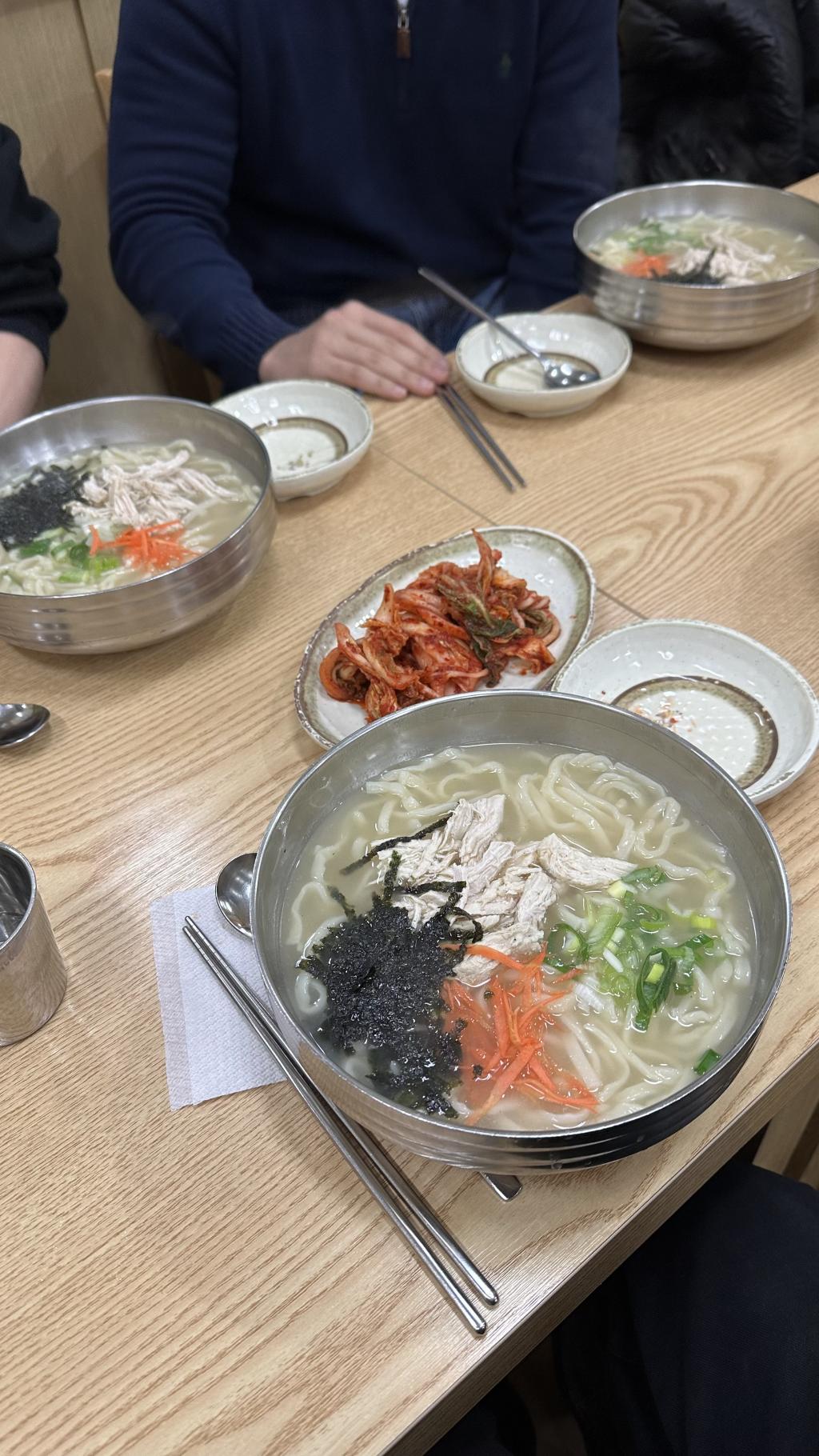 레전드 칼국수 맛집!